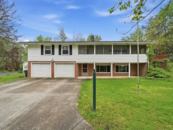1556 Koons Rd, North Canton, OH 44720