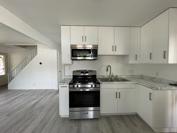 5th image of 151 S Gladstone Ave