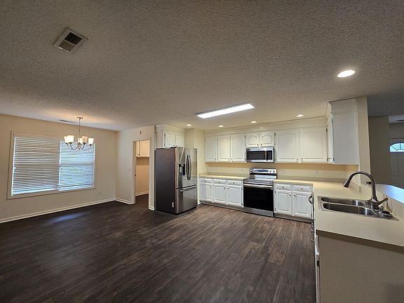 2nd image of 3682 Beacon Dr