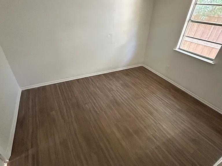 2300 Meadow Crst — Photo 12
