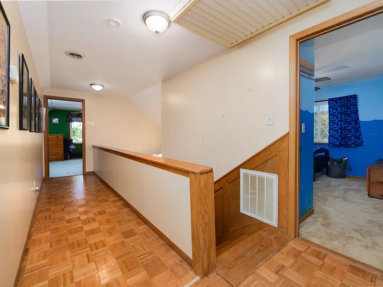 107 Lincoln Ln — Photo 11