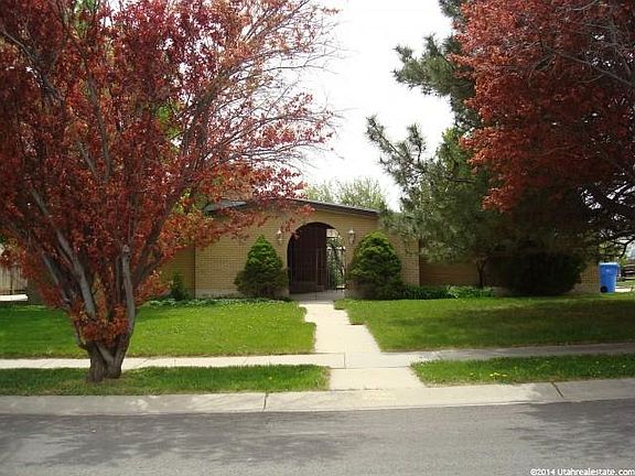 3rd image of 2345 W Cynthia Ann Cir