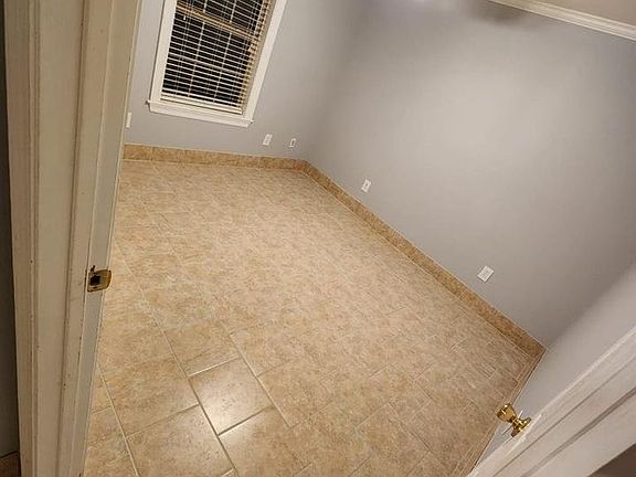 5th image of 4117 Tracy Cir #1