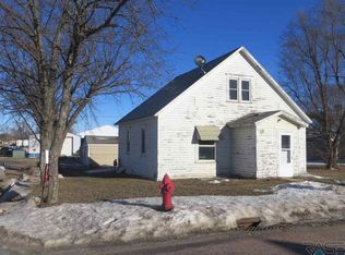 173 W 4th St, Parker, SD 57053