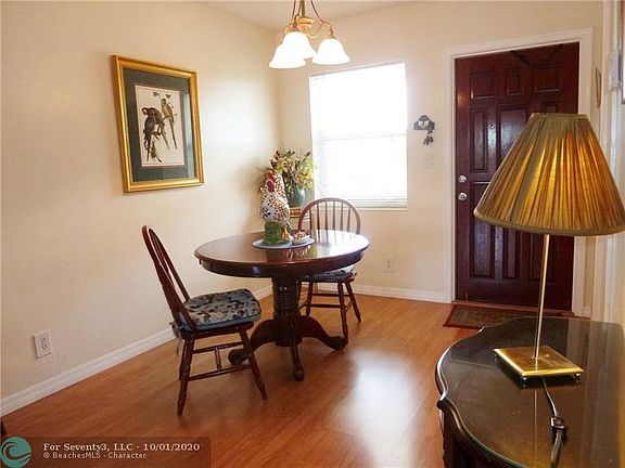 5th image of 1510 SE 15th St APT 304