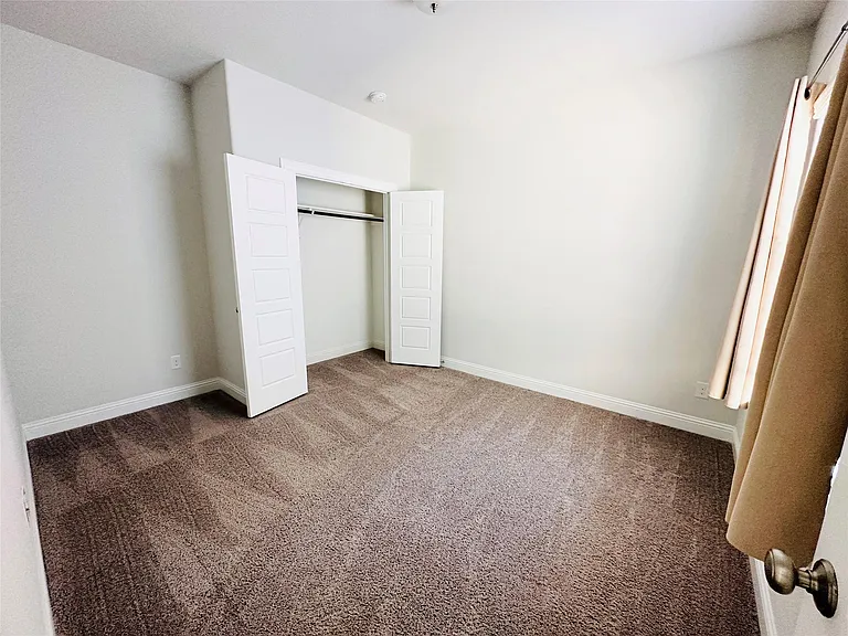 806 Davids Way — Photo 18