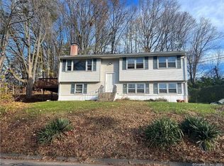 77 Carter Ln, Plantsville, CT 06479