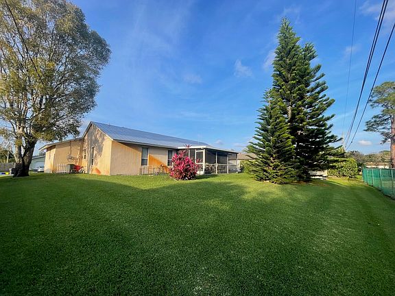 2nd image of 13 W Plumosa Lane