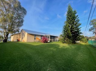 13 W Plumosa Ln, Lake Worth, FL 33467