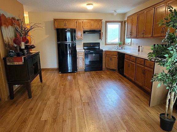 2nd image of 205 1st St NW