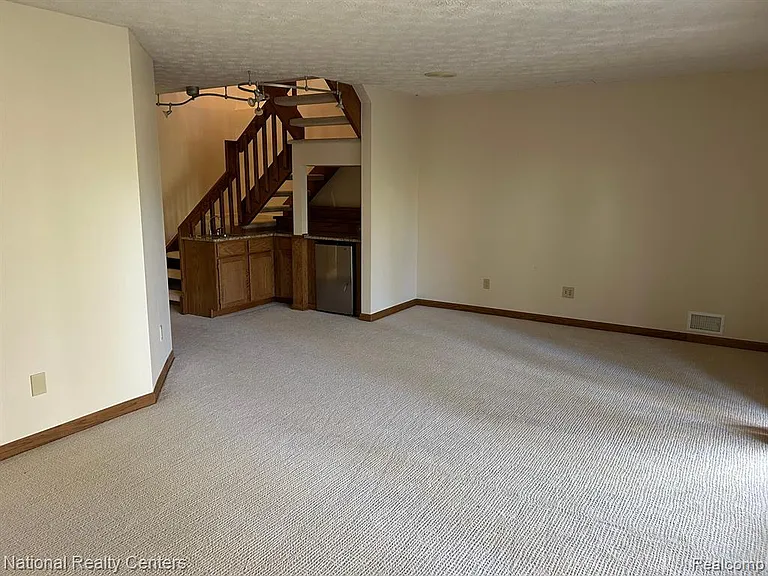 6572 Ridgeview Dr — Photo 22