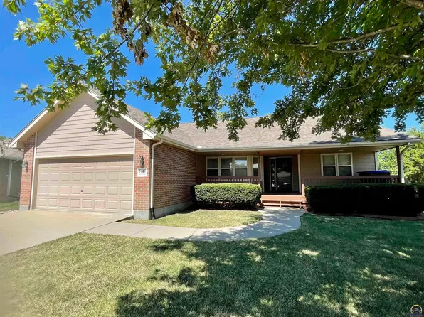 7448 SW Cannock Chase Rd, Topeka, KS 66614