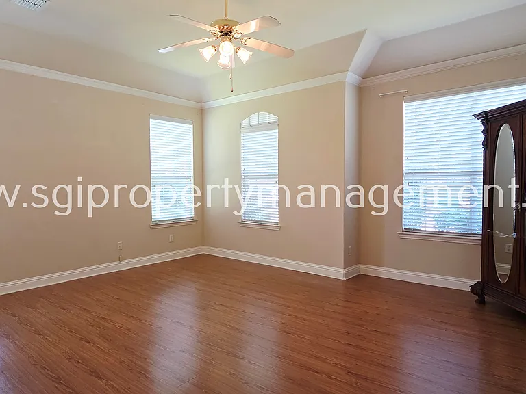 1902 Smoke Tree Trl — Photo 16
