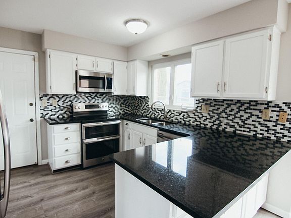 2nd image of 8132 Lilac Dr