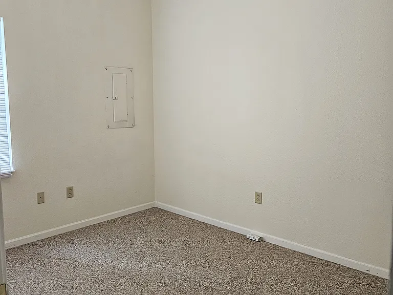 618 Thurston St #B — Photo 6