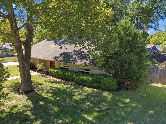 3rd image of 8130 S Florence Pl