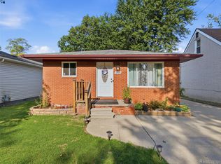 15714 McGuire St, Taylor, MI 48180