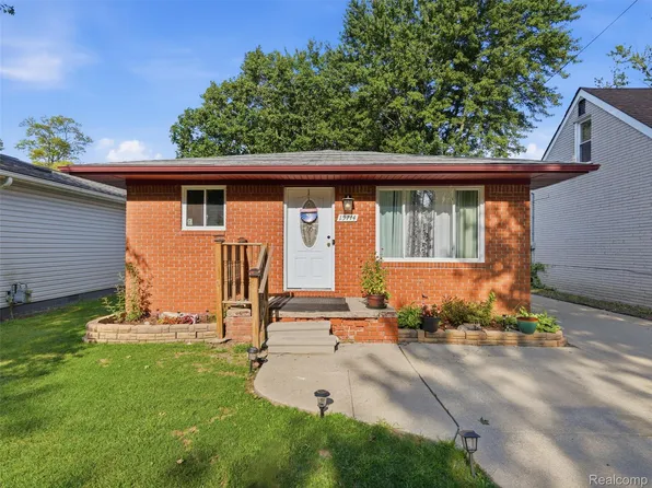 15714 McGuire St, Taylor, MI 48180