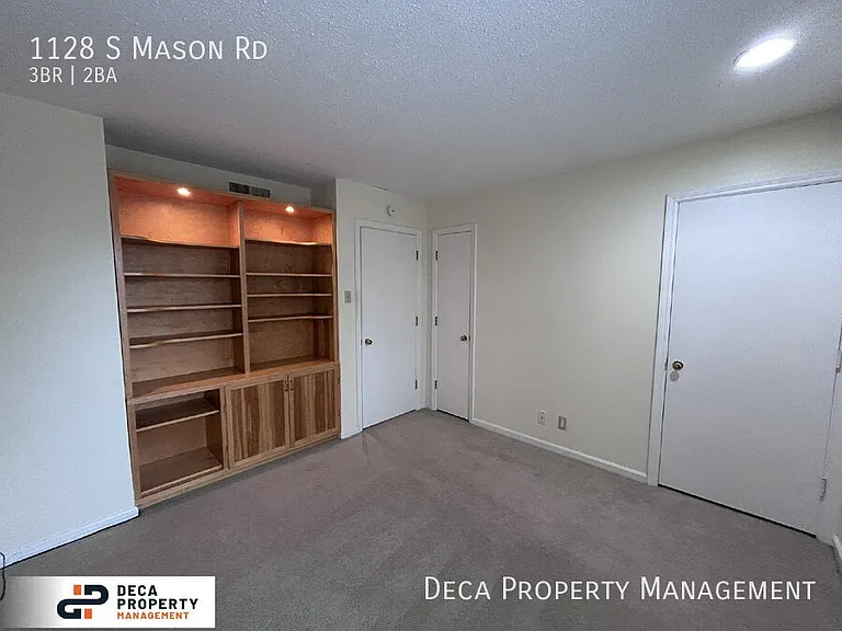 1128 S Mason Rd — Photo 9