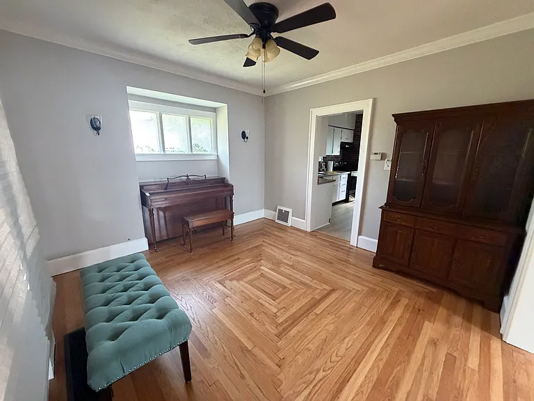 1447 Humbolt Ave — Photo 4