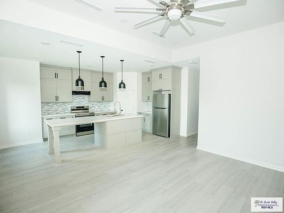 3rd image of 684 Marrs Ave