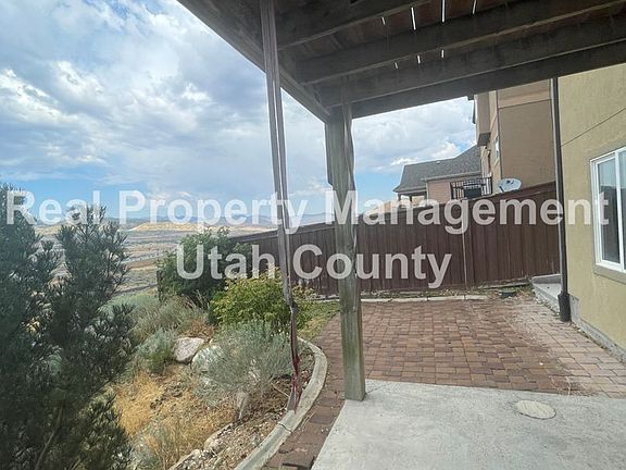 4th image of 2925 W Shady Bend Ln
