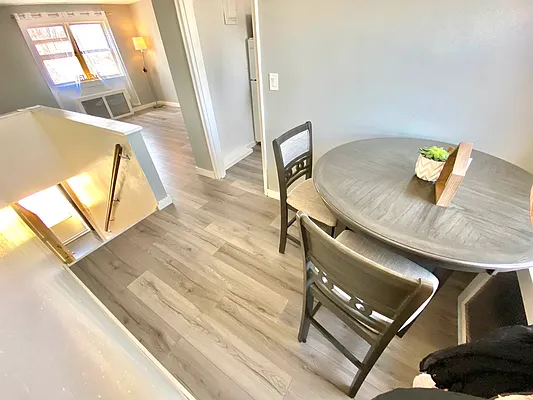 Sold by Winzone Realty Inc | media 19