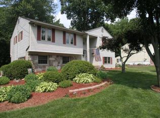 982 Decker Ln, Warminster, PA 18974