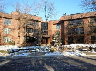 7250 Lewis Ridge Pkwy, Edina, MN 55439