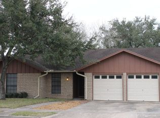111 Rio Vista Dr, Victoria, TX 77904