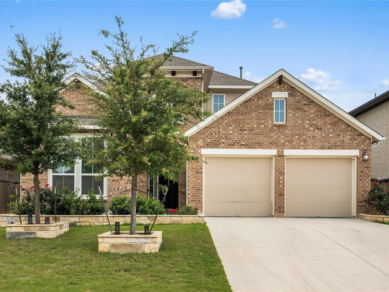 4 bed, 3.0 bath, 2796 sqft, $2,900 — Photo 2