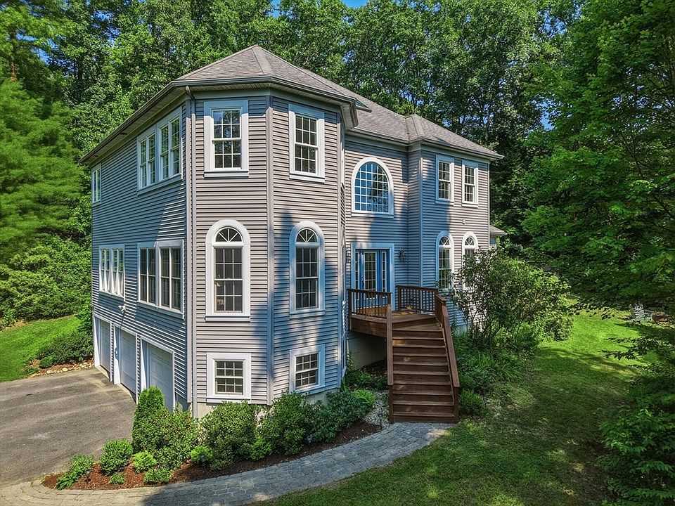 1st image of 160 E Leverett Rd