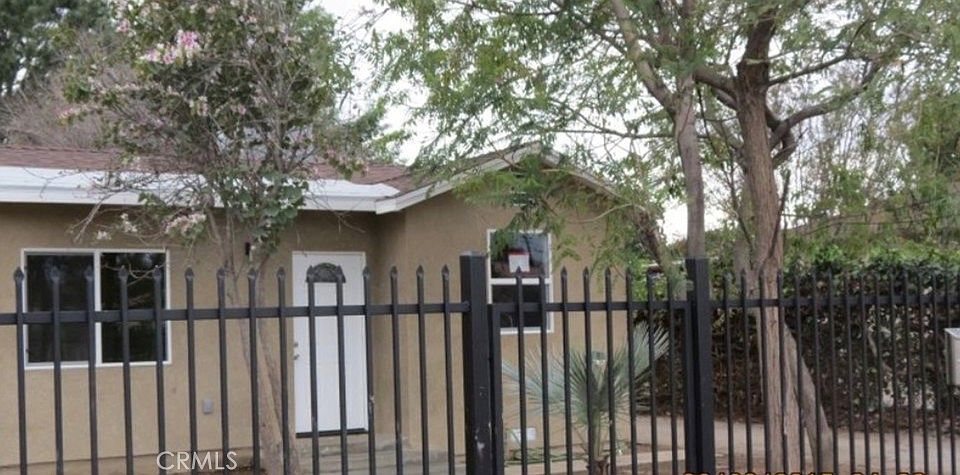 1st image of 10913-10915 Tamarack Ave