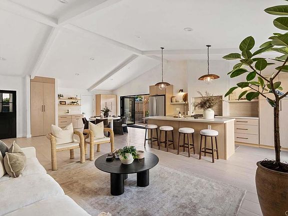 3rd image of 1916 Laurel Rd