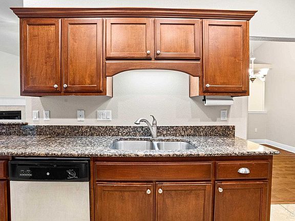 3rd image of 5635 Tucker Cir
