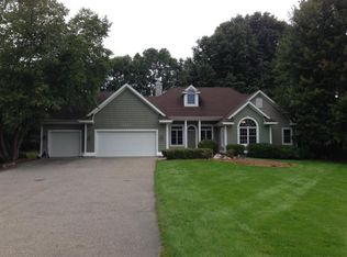 9085 Lakefield Ct SE, Alto, MI 49302