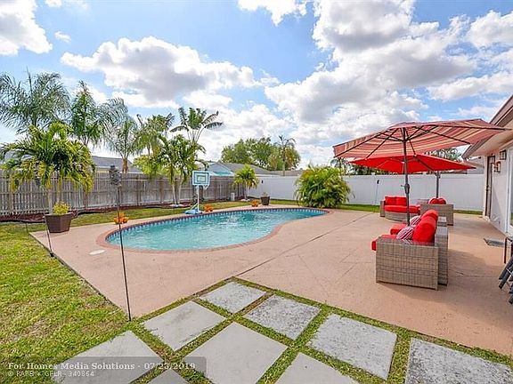 2nd image of 8054 Rose Marie Cir