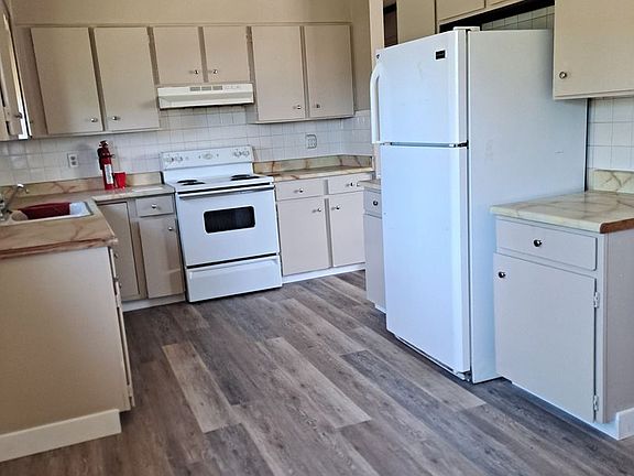 4th image of 618 Hewitt St