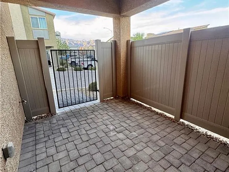 7461 Opal Star St — Photo 8