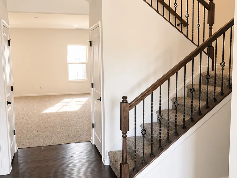 204 Audrey Dr — Photo 3