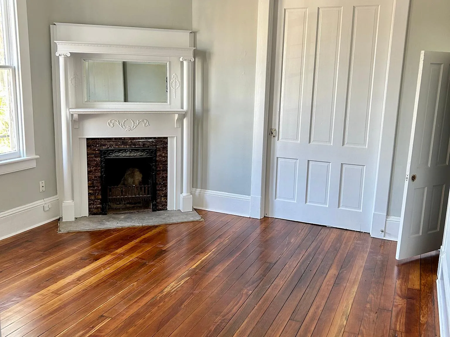 909 Abercorn St — Photo 4