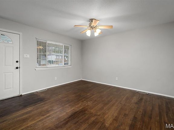 3rd image of 4814 Orange Blossom Ln