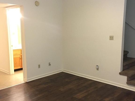 2nd image of 1009 Merrick Dr