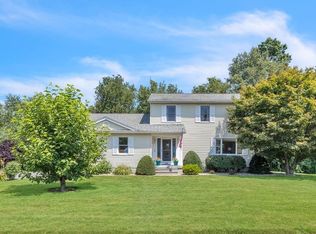 43 Hunters Greene Cir, Agawam, MA 01001