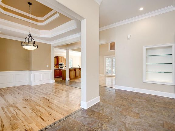 3rd image of 30 Tillman Ct