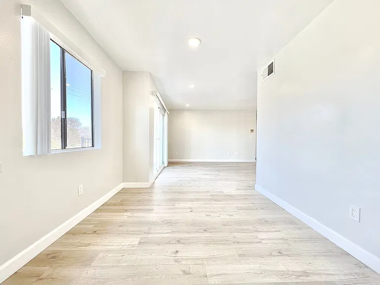 7437 Haskell Avenue — Photo 10