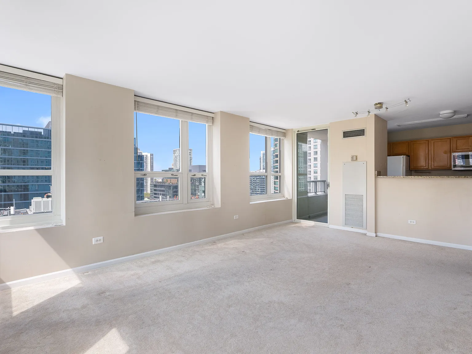 1 bed, 800 sqft, $2,495 — Photo 2