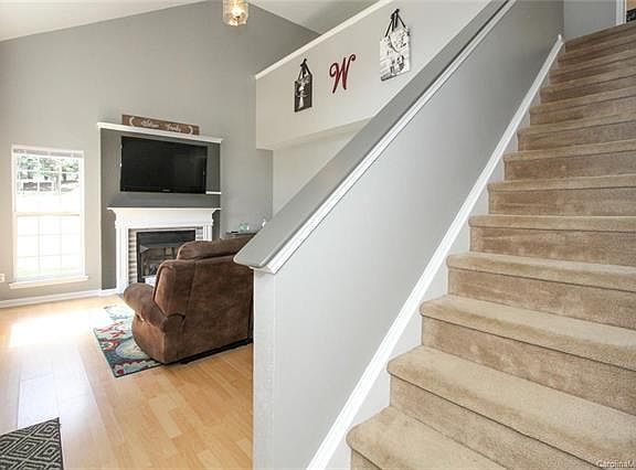 3rd image of 104 Brookstone Dr