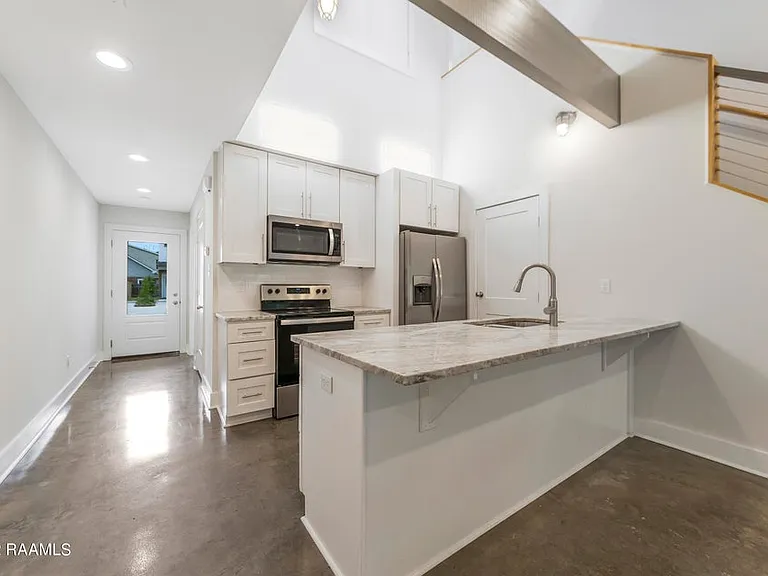102 Oak Plains Aly — Photo 3