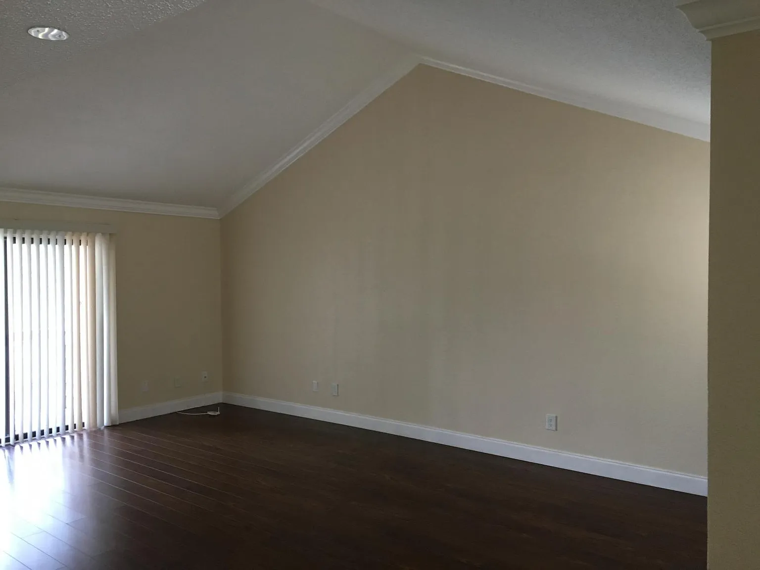 1 bed, 755 sqft, $1,350 — Photo 2